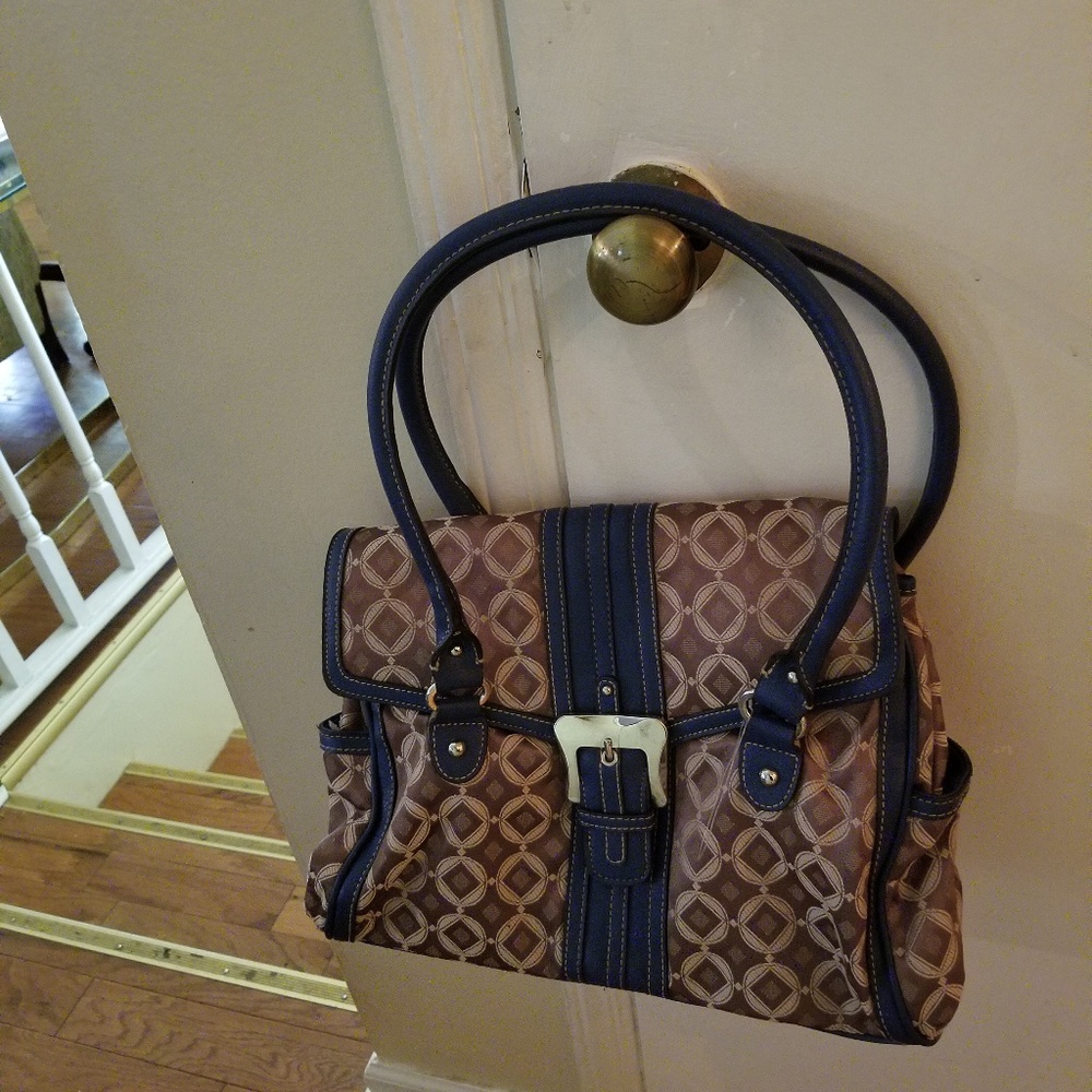 Purse ....new/ without tag